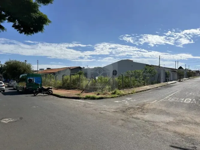 Terreno para venda no bairro Planalto.