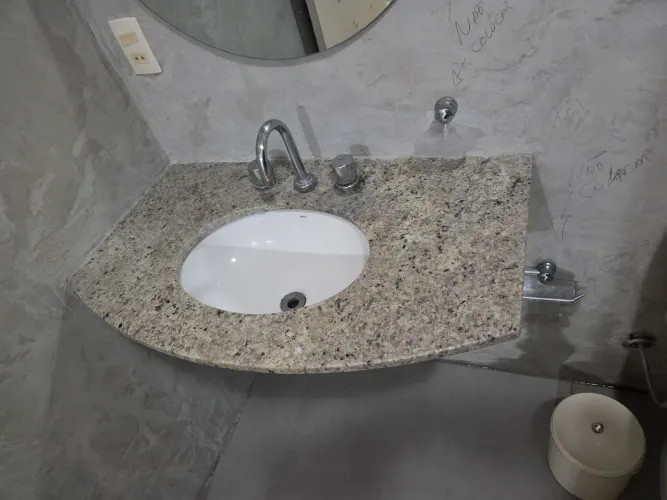 Pia granito banheiro cuba e torneira dupla deca,espelho,porta papel,toalha,sabonete tudo