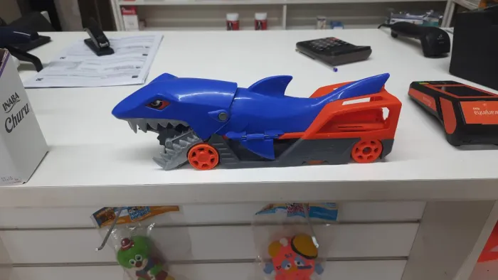 HOT WHEELS - GUINCHO TUBARÃO MASTIGADOR