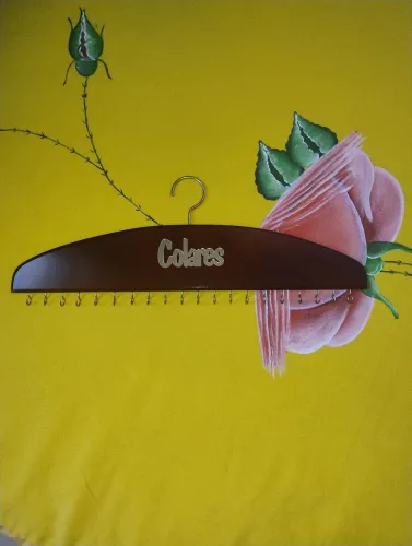 Cabide porta Colares (Leia o Anúncio)