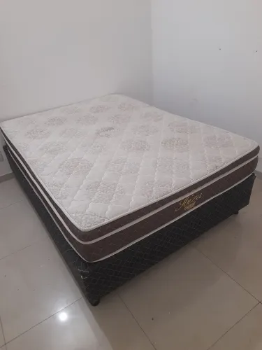 Box Casal + Colchão de casal