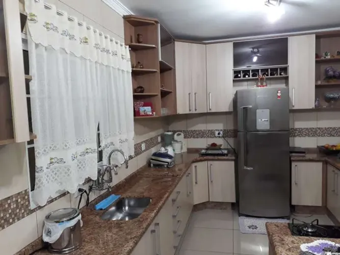 Sobrado em Rua Monte Castelo - Parque das Nações - Guarulhos/SP