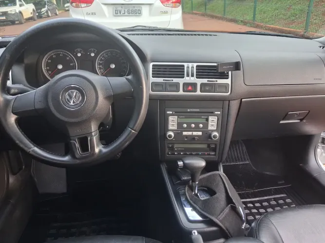 Volkswagen Bora 2.0/ 2.0 Flex 8V Aut. 2011