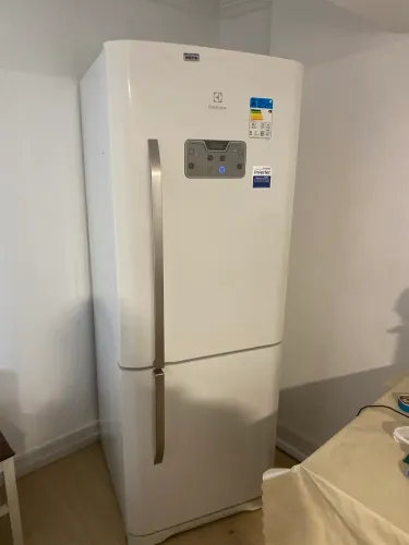 Geladeira FrostFree Inverter Electrolux