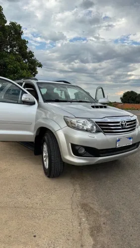 Toyota Hilux SW4 SRV D4-d 4X4 3.0 TDI Dies. AUT 2012