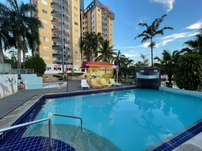 Apartamento totalmente reformado, com 2 quartos sendo 1 suíte, sala ampla, lazer completo