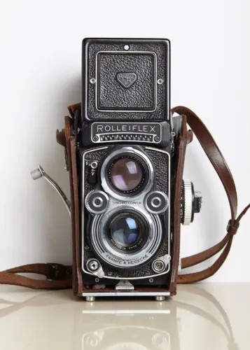 Câmera Rolleiflex Carl Zeiss Planar 75mm - Estado Impecável c/ Acessórios