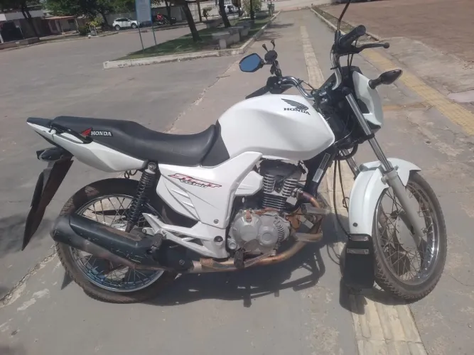 Moto start 160 bem conservada 