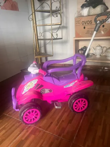 Quadriciclo Infantil com Haste (Rosa) - Perfeito Estado!