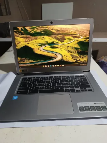 Chromebook ACER Full HD 1080 "Excelente"