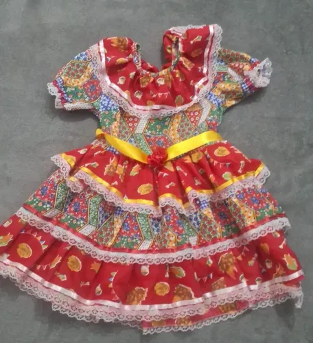 Vestido caipira infantil de festa junina