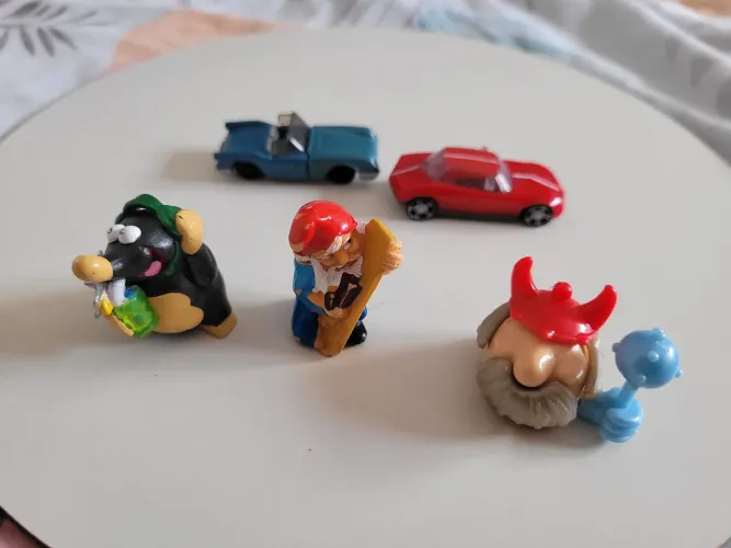 Lote com 5 figuras kinder ovo