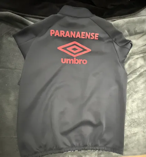 Blusão Umbro Athletico Paranaense Treino 2022