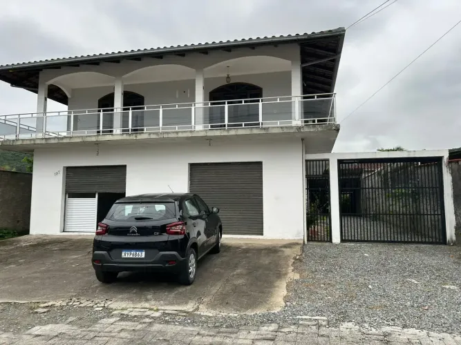 IRIRIÚ Sobrado Residencial e Comercial com 350 m2 de área construída em Terreno de 872 m2