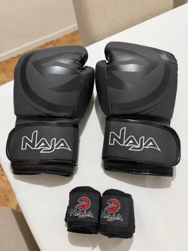 Luva de muay thai e bandagem da naja