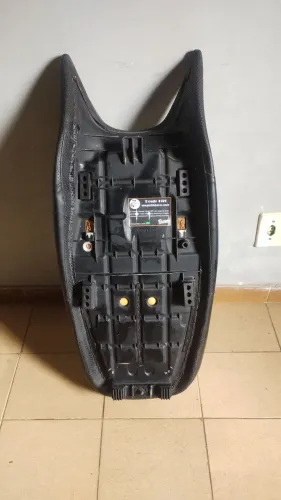 Vendo banco confort Pedrinho da moto Falcon 400