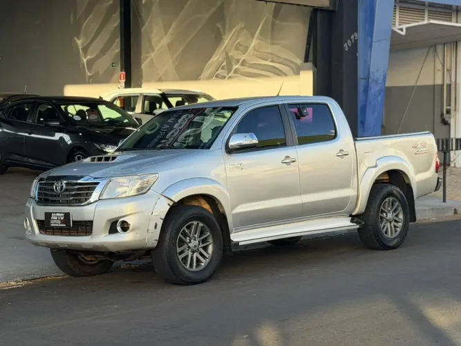 TOYOTA HILUX SRV 4X4 3.0 TDI DIESEL AUT.