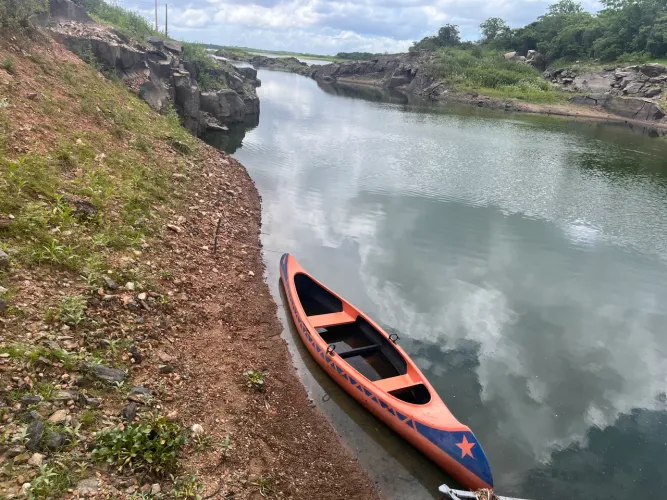 Canoa havaiana de fibra, troco em barco de até 4 mil