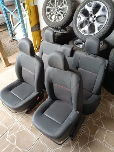 Jogo de bancos Sandero Stepway 2012 couro