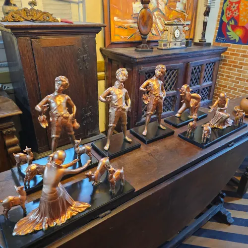 Antiguidades,  esculturas antigas petit bronze, decoração antiga
