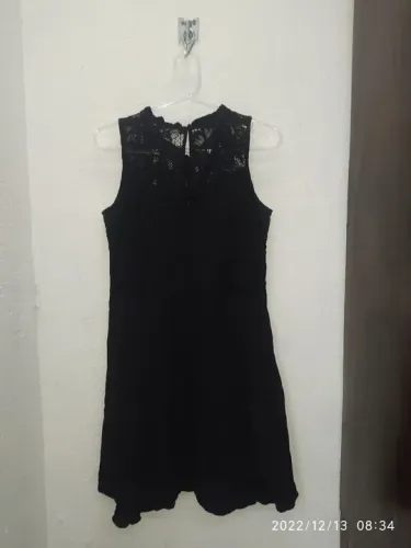 Vestido preto regata