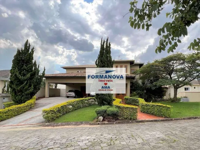 Casa com 4 Quartos sendo 3 Suítes, piscina Varanda Gourmet na Granja Viana / Cotia - SP