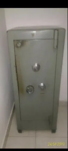 Cofre antigo super pesado 