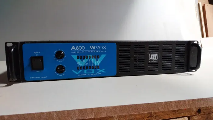 Amplificador machine a800 wvox