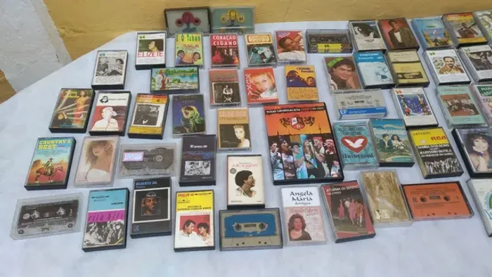 Fita Vhs da Madonna, vídeo, original, bom estado capa e fita. E outros.