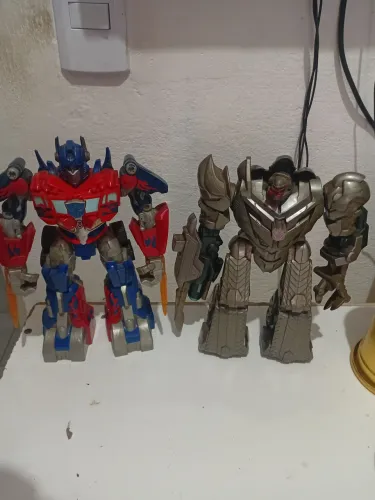 Boneco Transformers originais 2006