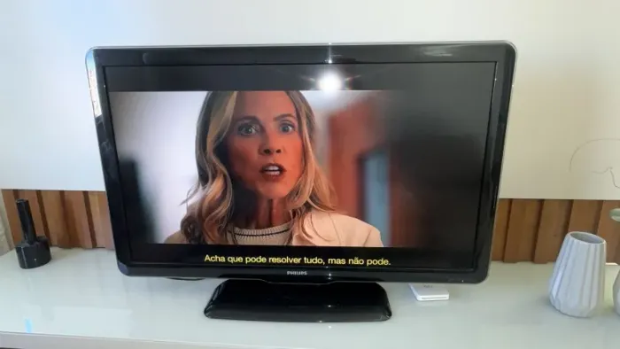 Tv Philips 47" com controle remoto