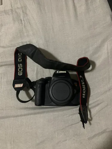 Câmera Canon T4i + 3 lentes + acessórios 