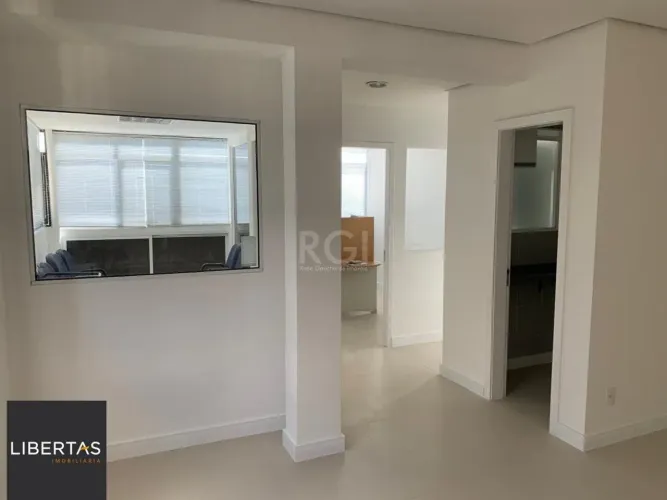 Sala comercial na Getúlio Vargas com 81,92m² privativos