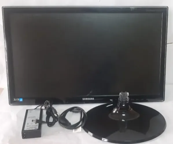Monitor Samsung 23 Polegadas Mod. S23b550v Tela Quebrada (Usado)