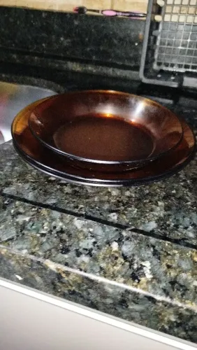 Conjunto de pratos de vidro âmbar