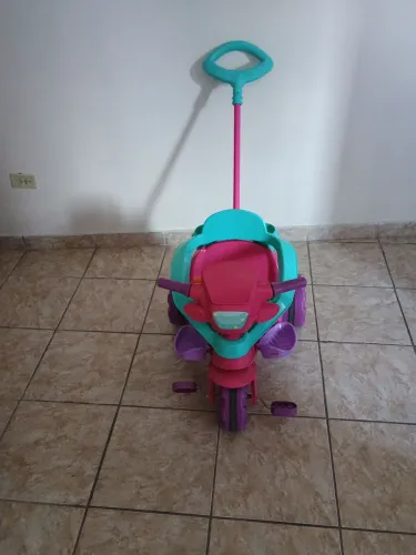 Triciclo Infantil com Haste para Empurrar