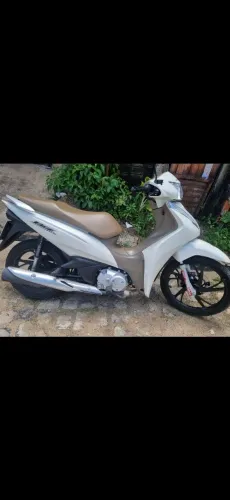 Honda biz 2023 quitada