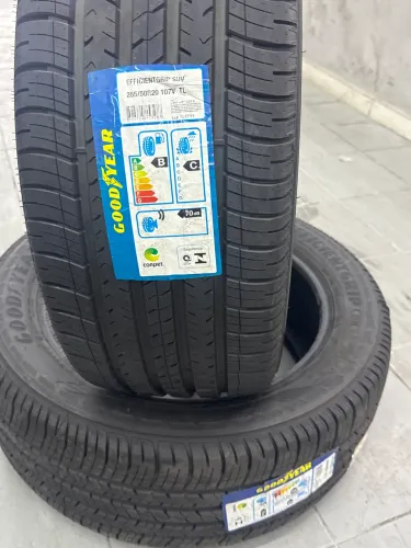 Pneus Goodyear EfficientGrip SUV 265/50R20