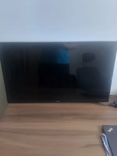 TV Samsung 32 polegadas com suporte para parede 