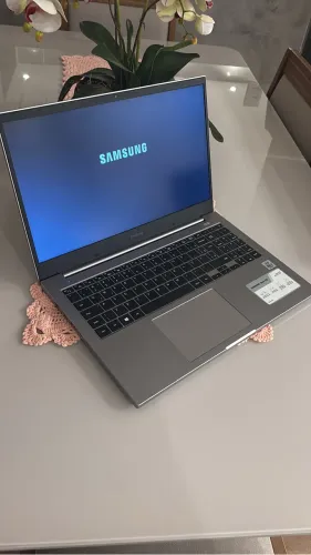 Notebook Samsung Book E30
