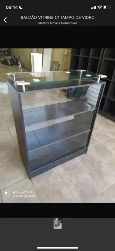 Balcão Vitrine com Tampo de Vidro MDF 