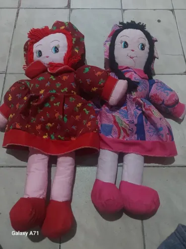 Bonecas de pano lindas e macias