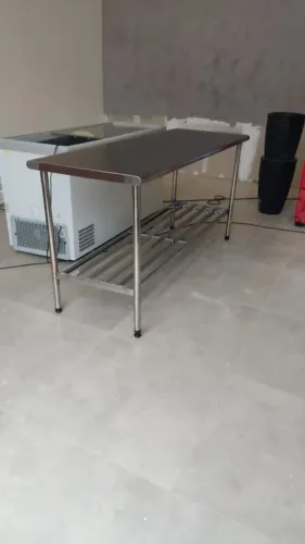 Orçamentos de mesa inox sob medida - Marcos