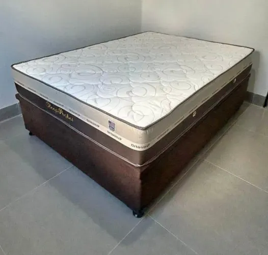 Cama casal com colchão molas ensacadas