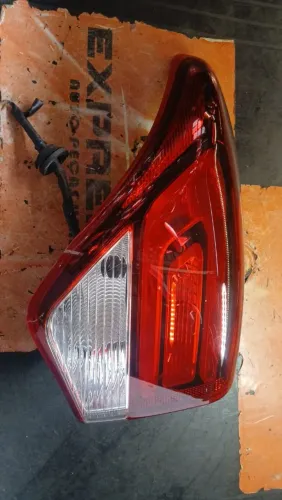Lanterna Esquerda Hyundai Hb20x 2016 A 2019 Original 