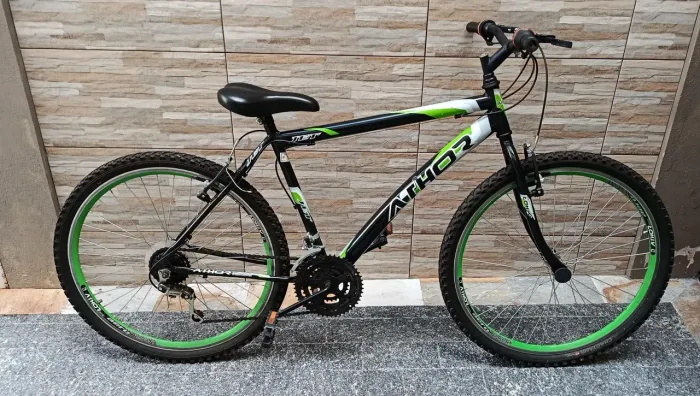 Bicicleta masculina aro 26  18V