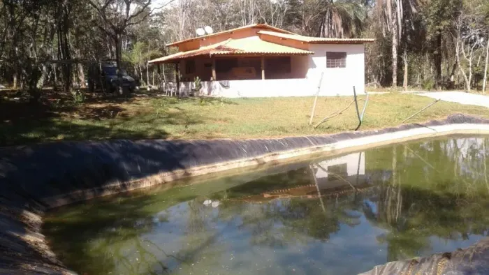 Sítio de 5.000, duas casas, poço de peixe, rio e um córrego, Serra do Cipó.