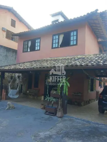 Casa com piscina, 3 quartos (1 suíte) e área gourmet completa pendotiba
