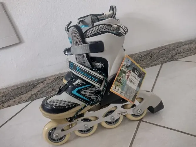Patins ajustáveis Traxart I.Roller (nunca usados) com pequeno defeito - ainda utilizáveis