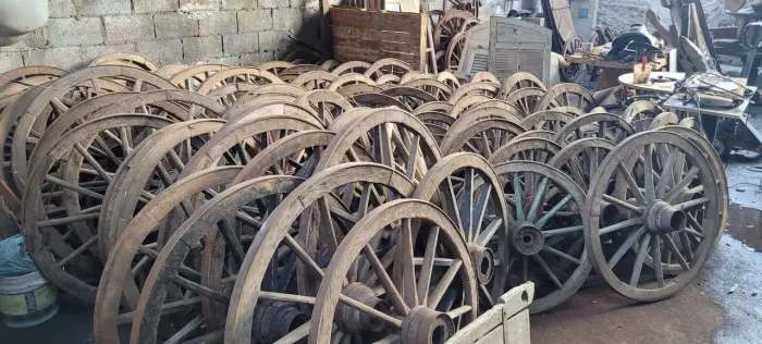 Rodas de carroças antigas originais 